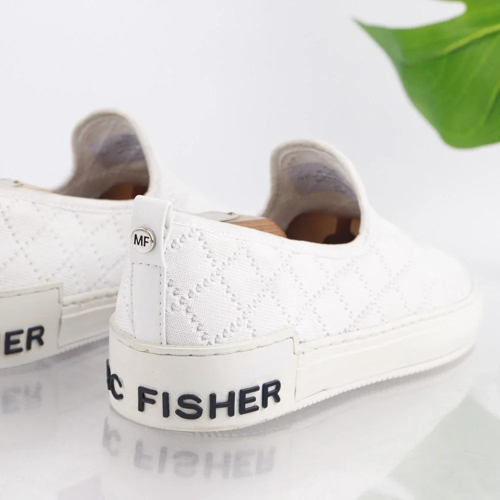Marc Fisher Womens Delya Slip On Shoes Size 9.5 White Quilted Knit Comfort Flats